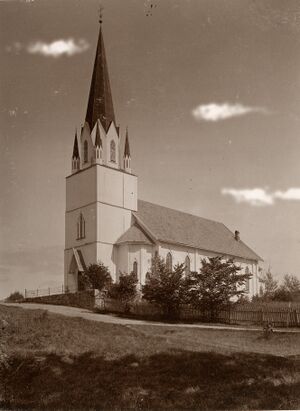 Løken kirke, Akershus - Riksantikvaren-T033 01 0033.jpg