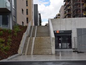 Adkomsten fra Kanonhallveien. Foto: Helge Høifødt (2016).