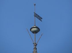Spir, Lørenskog kirke, med årstallet 1861. Foto: Stig Rune Pedersen