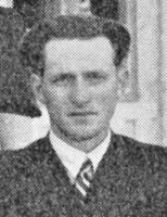 Løvert Stamnes kjørte lagets kombinerte lastebil og buss i mange år.