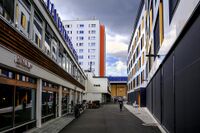 I den ene delen av Lambertseter senter holder blant annet bydelsadministrasjonen til. Foto: Leif-Harald Ruud (2020).