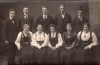 Telemarkingar på landsgymnaset på Voss. Erling bak til venstre