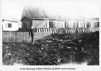 83. Langt lagerbygg ved Fetveien og BMW.jpg