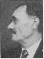 Lars Edvard Wiik, Vestnes. Stuert født 10. oktober 1879. Etterlot seg kone og seks barn. Hans 7. barn; Oddmund, omkom da panserskipet Norge ble torpedert på Narvik havn 9. april 1940.