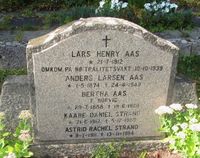 14. Lars Henry Aas gravminne Drøbak.jpg