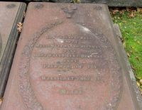 225. Lars Solberg Bull gravminne Vallø.jpg