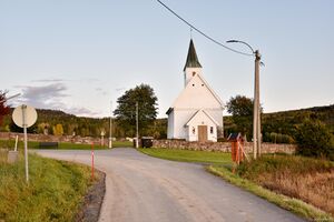 Larvik, Hem kirkevei-1.jpg