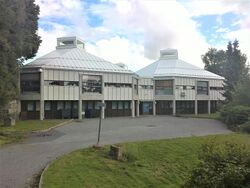 Larvik bibliotek (1984) Foto: Morten Bakkeli (2010).