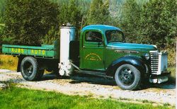 Lastebil med generatorer av denne typen ble benyttet på lastebilene i transporten. Dette var nok også mer lik størrelsen. Foto 1945 Solhaug Snedkerverksted, Skreia.
