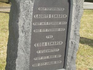 Laurits Esmarch gravminne.jpg