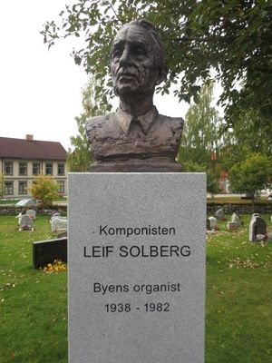 Leif Solberg byste Lillehammer.jpg