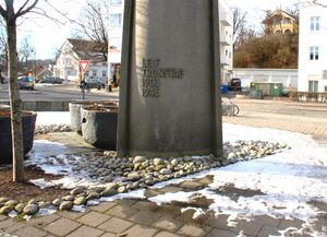 Leif Tronstads plass Sandvika 2016.jpg