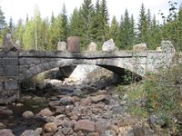 Leirfall bru etter rydding av bru og omgjevnad. (Foto: Olav Momrak-Haugan, sept. 2009)