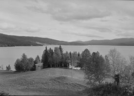 Fra Eidet ved Sandsjøen. Foto: Nasjonalbiblioteket (1950-1952).