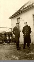 Bestyrer Svend Emanuel Nielsen på Lilleberg sammen med sin sønn Anders William Cawling (f. 1894). Foto: Oslo byarkiv (1920).