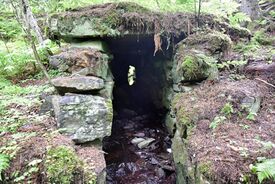 Den største stikkrenna som fortsatt er intakt, kalt «tunnelen» på folkemunne. Foto: Morten Stene/Steinkjerleksikonet (2017).