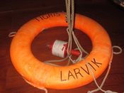 Livbøye fra sivbåten Tigris på Kon-Tiki-museet. Larvik er angitt som Tigris' hjemby. Foto: Stig Rune Pedersen