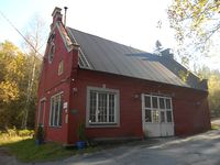 Kraftstasjonen i Gjersjøelva er i bruk som bilverksted Foto: Siri Iversen (2011).
