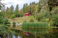 Ved Sagstua mellom Skullerud og Leirskallen er en gammel dam blitt rekonstruert. Foto: Leif-Harald Ruud (2013)
