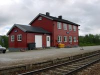 Stasjonsbygningen Foto: Røed (2006).