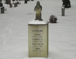 Lorentz Erik Gjersøe gravminne.jpg