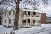 Det gamle våningshuset fra «løkkeperioden» står fortsatt blant sykehusbygningene på Lovisenberg. Foto: Leif-Harald Ruud (2013)