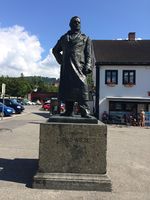18. Ludvig Wiese statue Lillehammer.JPG