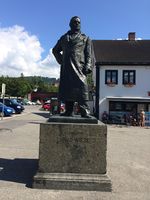 384. Ludvig Wiese statue Lillehammer.JPG