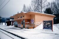 Stasjonsbygningen på Stryken. Foto: Roy Olsen (2003).