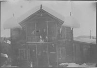 Eit Lyngstad i to fulle høgder og markert som telegrafstasjon.