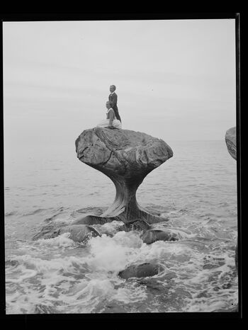 Måløy, Kannesteinen - no-nb digifoto 20150121 00024 NB MIT FNR 19668.jpg