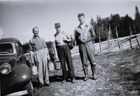 Måsetra, Vangsåsen, multetur 1957. Fra v. Annar Westlie, Alfred Andreassen, Ole Andreassen