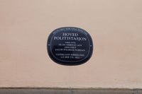 Møllergata 19: Oslos hovedpolitistasjon og Vaterland kirkegård. 59.915185° N 10.747984° Ø