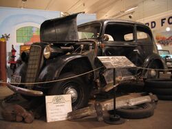 Strømmen Storsenter (13) 1935 Opel reg F-4626, restaureringsobjekt, foto Steinar Fjeldvang.