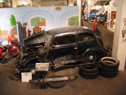 Strømmen Storsenter (14) 1935 Opel reg F-4626, restaureringsobjekt, foto Steinar Fjeldvang.