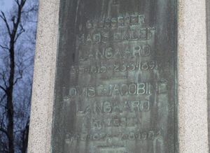 Mads Ellef Langaard gravminne.jpg