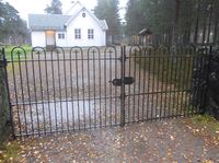 Porten inn til Magnor kirke. Foto: Stig Rune Pedersen (2012)