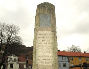 Magnus Brostrup Landstad minnesmerke Halden.JPG