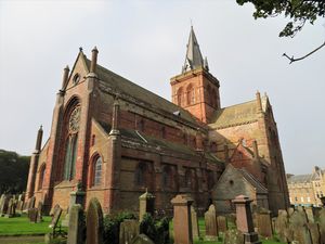 Magnuskatedralen Kirkwall 2019.jpg