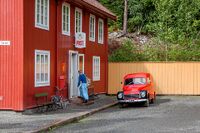 Postkontor med gammel postbil på Maihaugen. Foto: Leif-Harald Ruud (2013).