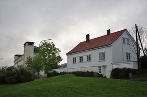 Malkeneshuset og Florø folkeskole.jpg