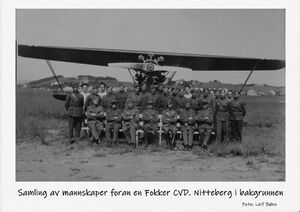Mannskap foran Fokker CVD.jpg