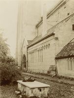 Kirkens nordvegg. Foto: Ukjent / Riksantikvaren