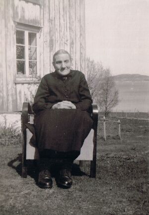 Marie I Kalland paa Haugen.jpg