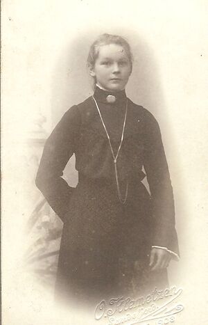 Martha, 15 år i 1903 i Sandefjord.jpg