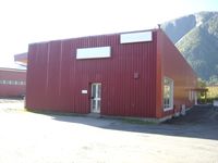 Næringsbygg på østsiden. Fotograf: Zahl