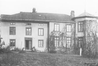 Mellom-Hoen gård i Hokksund, våningshuset (oeb-183653).jpg