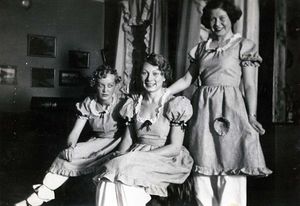 Mia i et tenksomt øyeblikk på Granheim.jpg