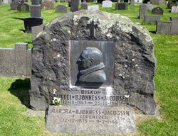 Biskop Mikkel Bjønness-Jacobsen er blant de gravlagte på Nøtterøy kirkegård. Foto: Stig Rune Pedersen