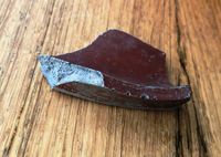 Sverre har tatt vare på denne biten av Teller-minen som eksploderte i Karasjok 1. mai 1945.